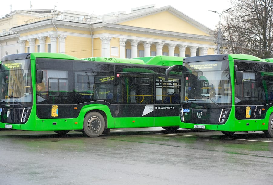 На маршруты Кирова вышли новые автобусы